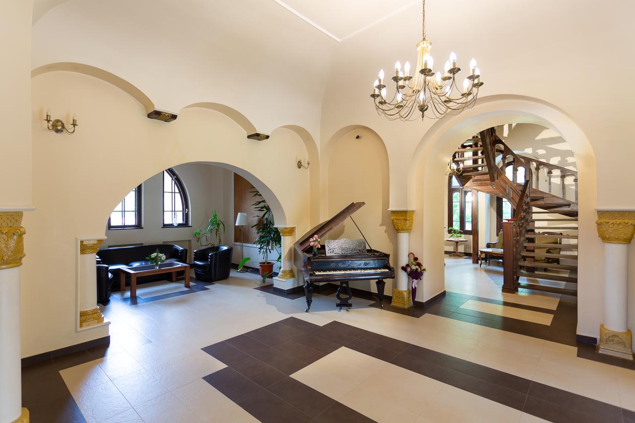 Casa Danielescu Hotel Targu Jiu Luaran gambar