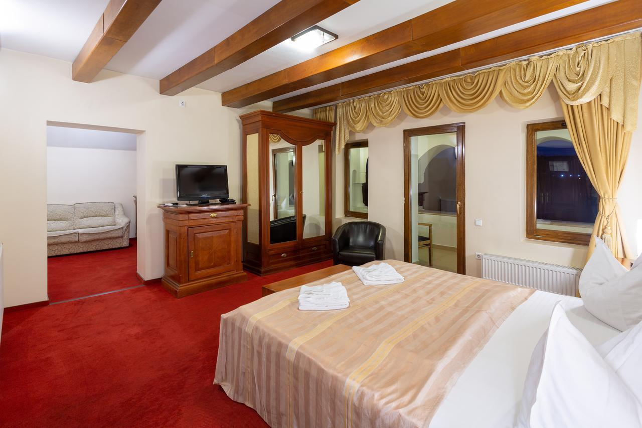 Casa Danielescu Hotel Targu Jiu Luaran gambar